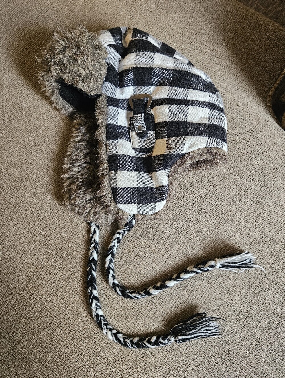 American Eagle Black White Plaid Trapper Hat Faux Fur Bottle Opener S-M Unisex